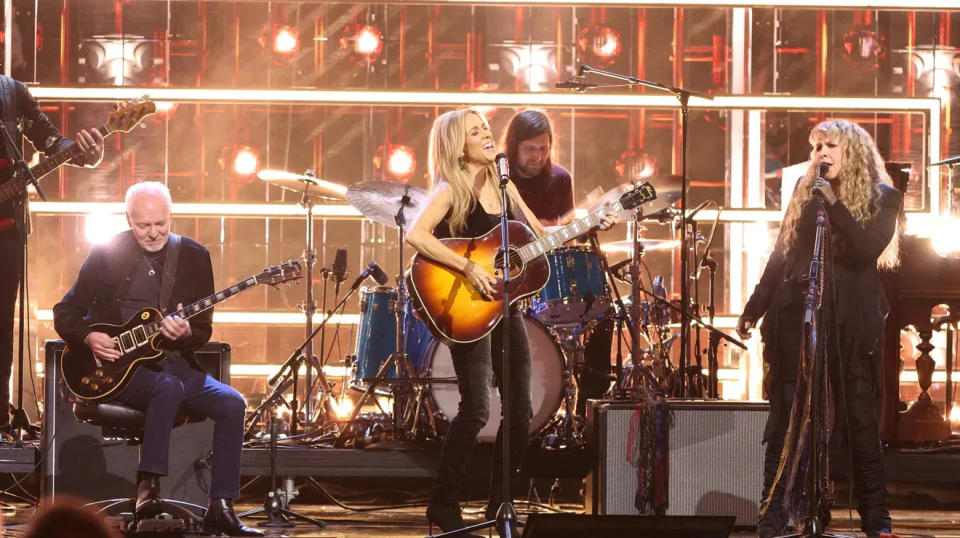 Peter Frampton, Sheryl Crow and Stevie Nicks roll through "Everyday is a Winding Road" at the Nov. 3 Rock & Roll Hall of Fame Induction Ceremony.