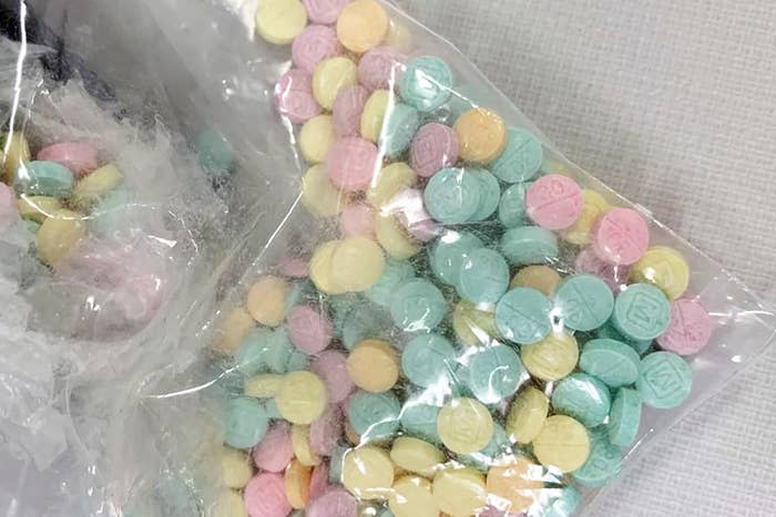 <div><p>"Rainbow fentanyl" seized by the DEA in New York City</p></div><span> DEA</span>