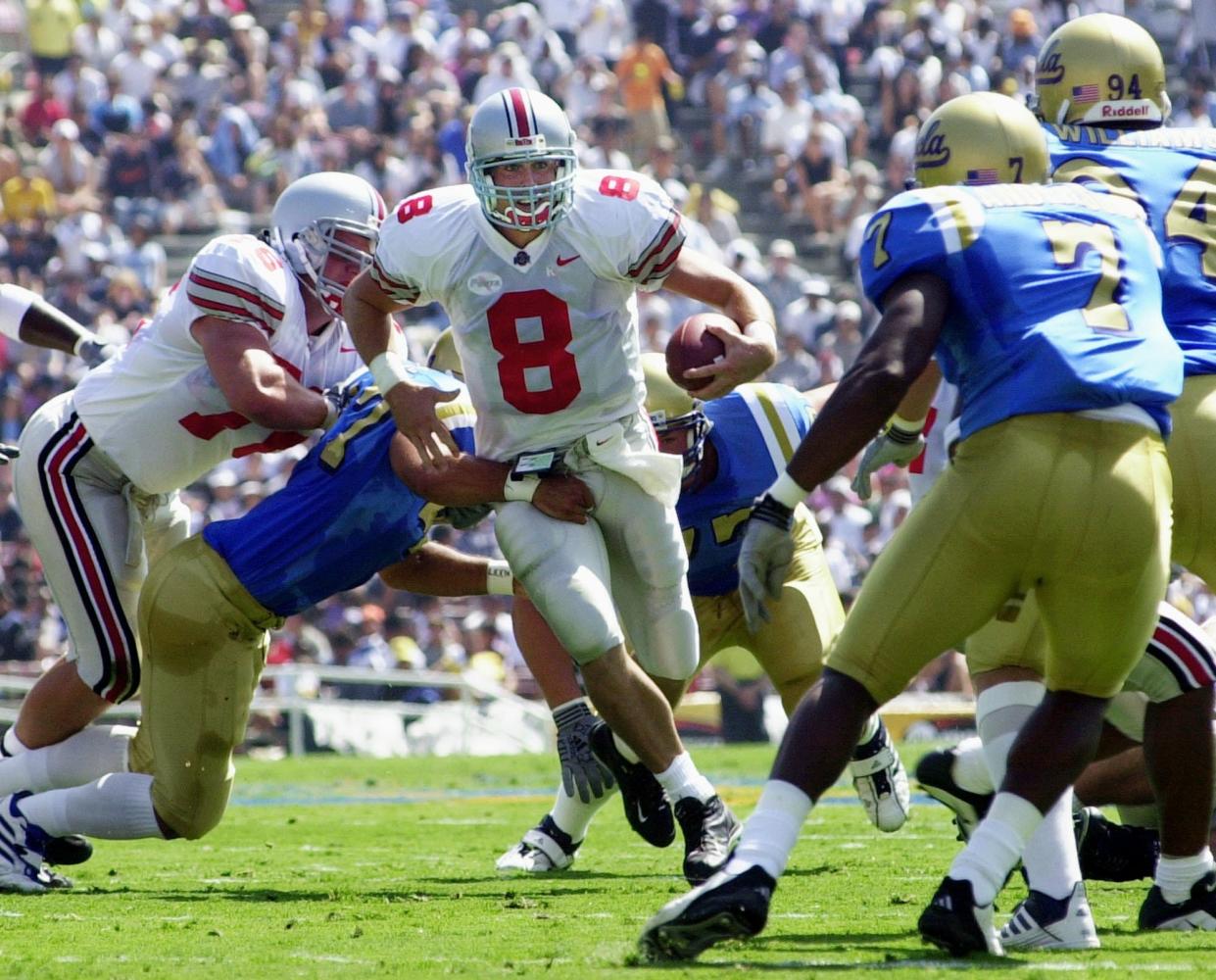 From 1998-2001, Ohio State's Steve Bellisari completed 386 of 759 pass attempts for 5,878 yards, 35 touchdowns and 29 interceptions.