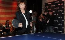 <p>Schauspielerin Susan Sarandon hat viele Talente. Eines davon ist Ping-Pong: So hat sie vor einigen Jahren eine erfolgreiche Tischtennis-Bar 'SPiN New York' eröffnet und weitere Filialen folgten. Dazu spendet sie regelmäßig Geld an Schulen, um Tischtennis-Programme dort zu fördern. (Bild: Michael Buckner/Getty Images for Bing)</p> 