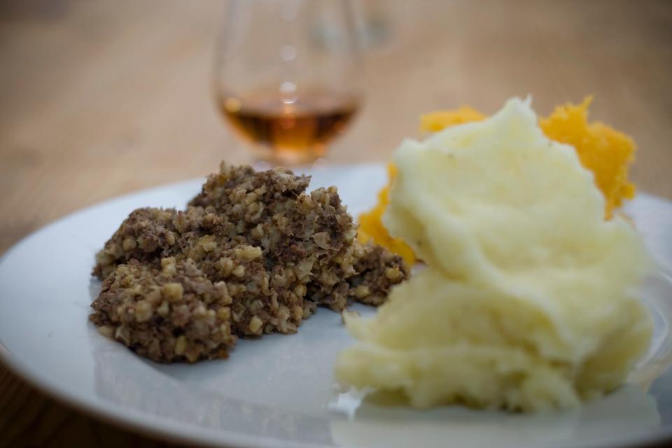 burns supper