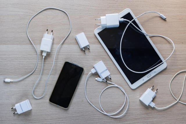 Smartphones, écouteurs : le chargeur universel USB-C sera