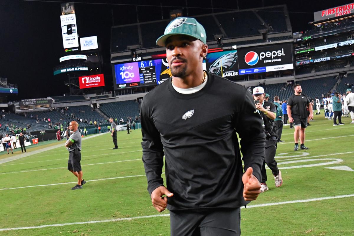 How Jalen Hurts can fix Eagles offense vs Vikings − and save