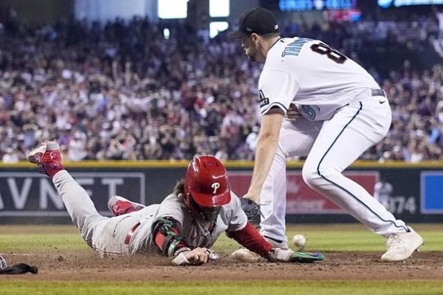 Phillies' bats go cold in crunch time in Game 5 loss