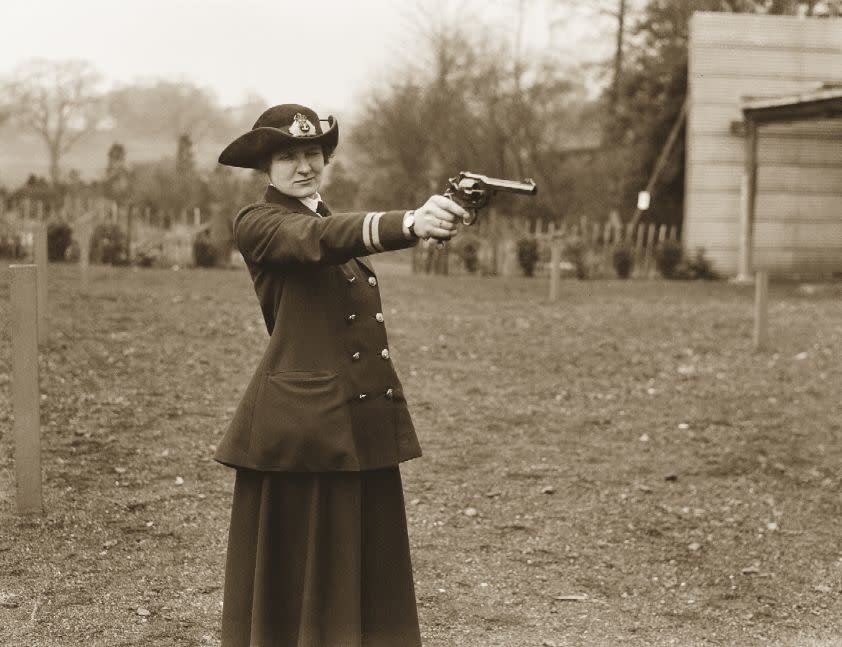 A startling image of a smart WRN officer at shooting practice. Officers’ uniforms were made to a very high standard with silk lining to the double-breasted jackets, stitched seams on the white shirt and perfect skirt hems.