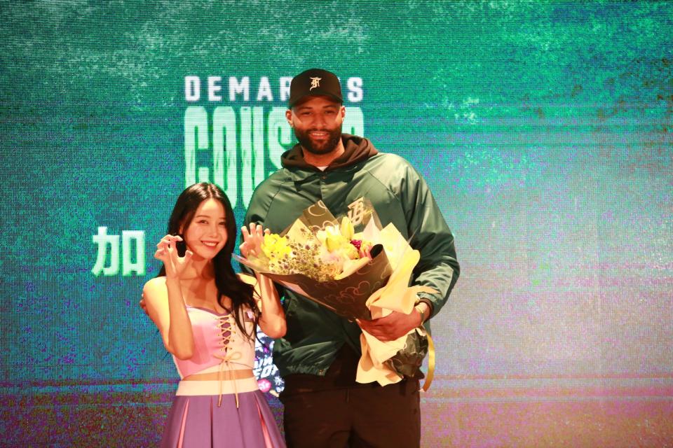 台啤永豐雲豹今（19日）為NBA球星卡森斯（DeMarcus Cousins）舉辦加盟記者會。林建嘉攝