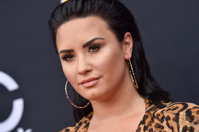 Demi Lovato's unedited leopard bikini pic puts cellulite on display