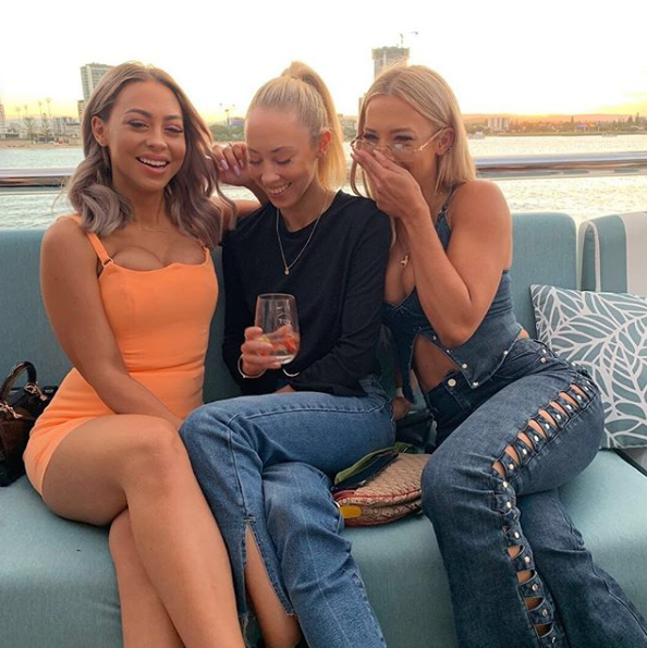 A photo of Emilee Hembrow, Tammy Hembrow and Amy Hembrow.