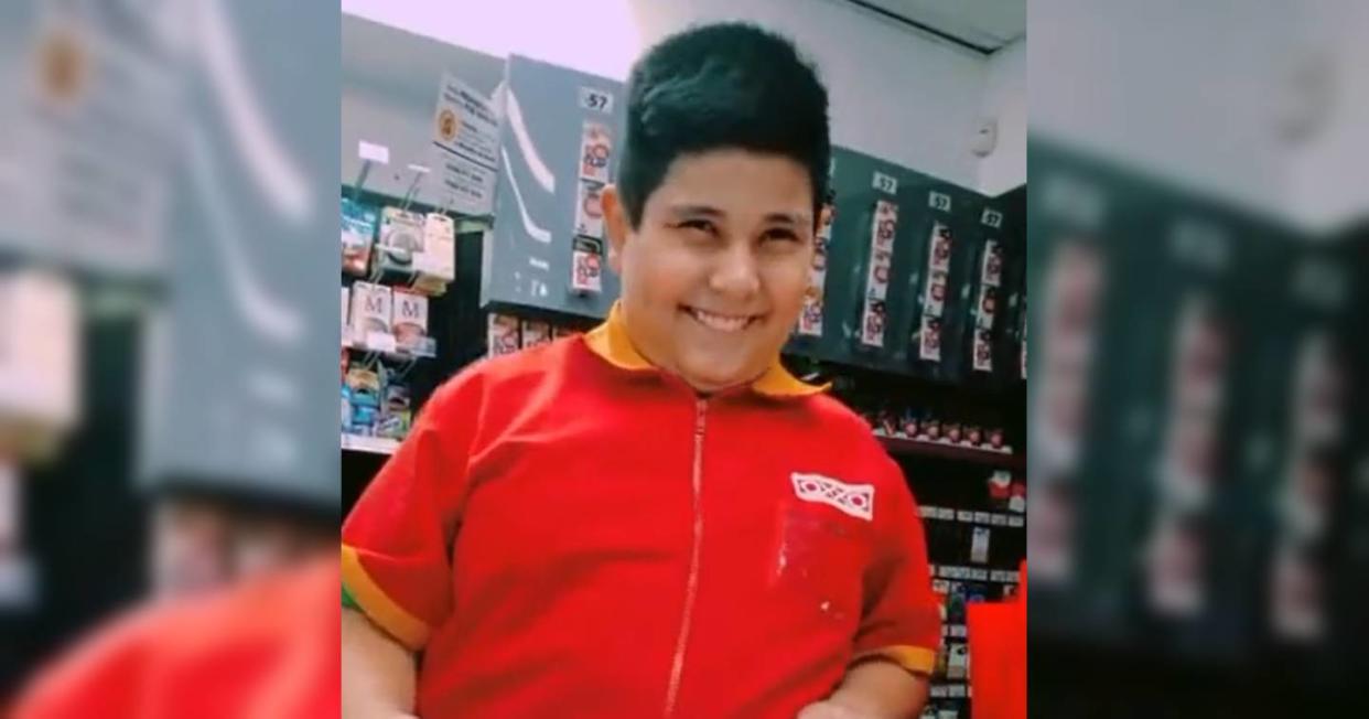 Así luce en la actualidad Elías, el famoso niño del Oxxo. Foto: Captura de video TikTok vía @viralentertainment25