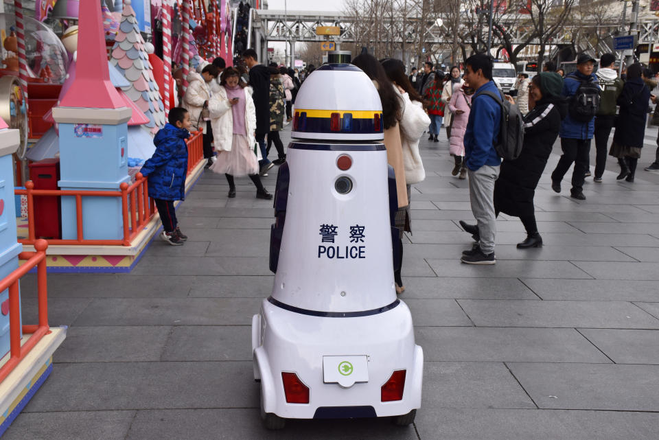Un robot policía capaz de identificar los rostros de ciudadanos de China. (Getty Images).
