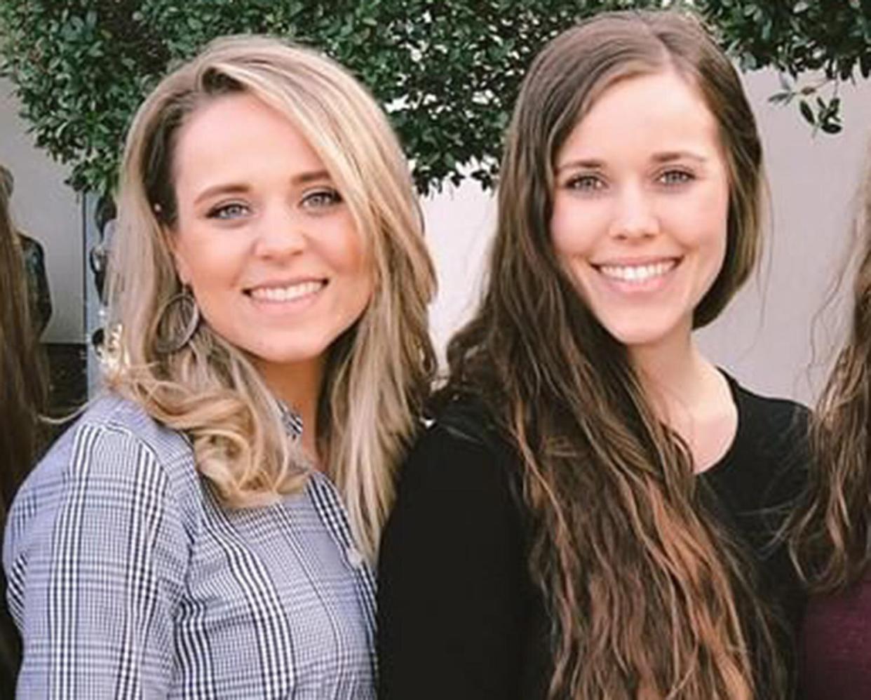 Jinger and Jessa Duggar