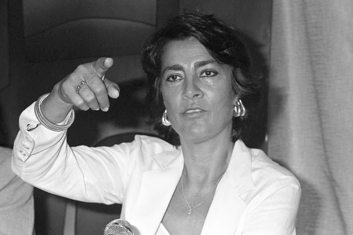 IRENE PAPAS-DECESO (AP)