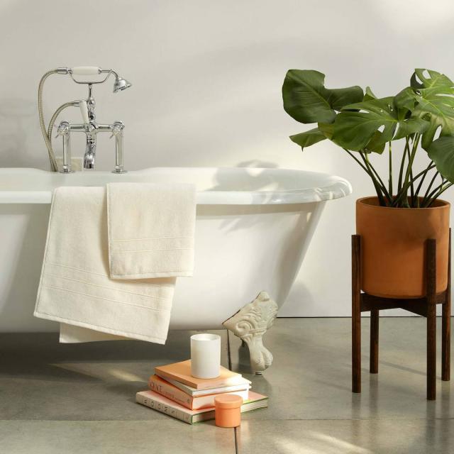 Review: Brooklinen's Comfy New Bath Towels Are Super Plush and Absorbent