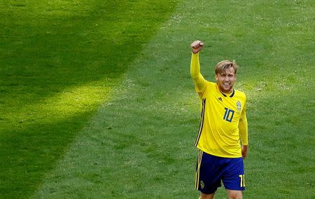 El medicampista sueco Emil Forsberg celebra tras anotar frente a Suiza en su duelo por los octavos de final de la Copa del Mundo de la FIFA en San Petersburgo, Rusia, jul 03, 2018. REUTERS/Jason Cairnduff