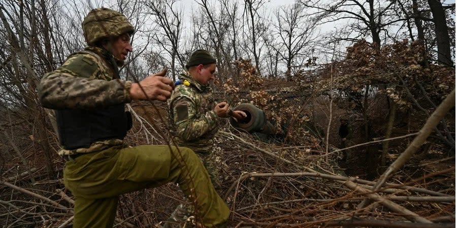 Ukrainian soldiers on the front line in the Zaporizhzhya Oblast