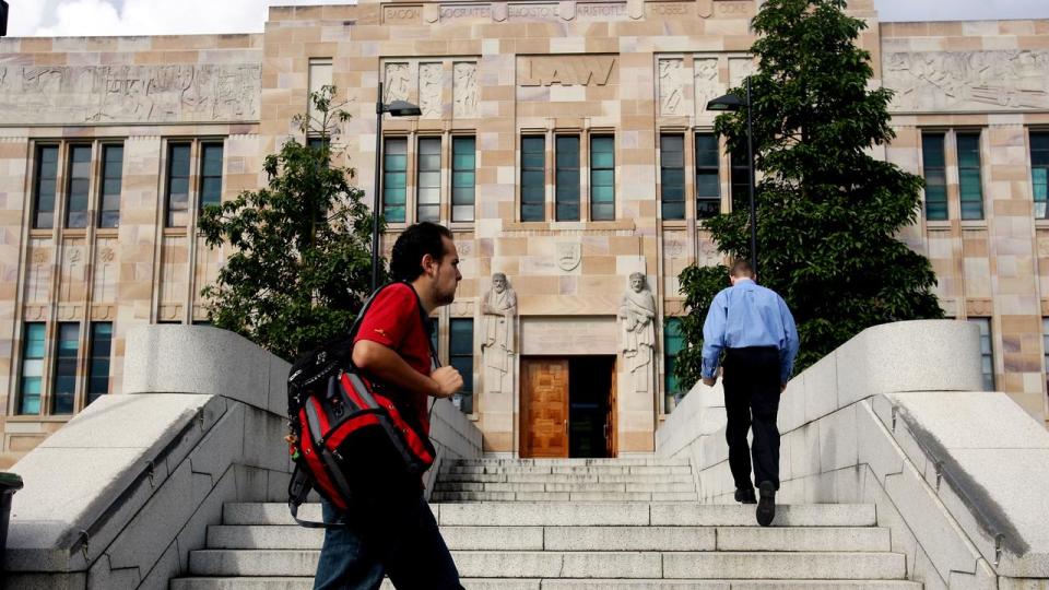 generic student pics at UQ (Uni of Qld) St  Lucia