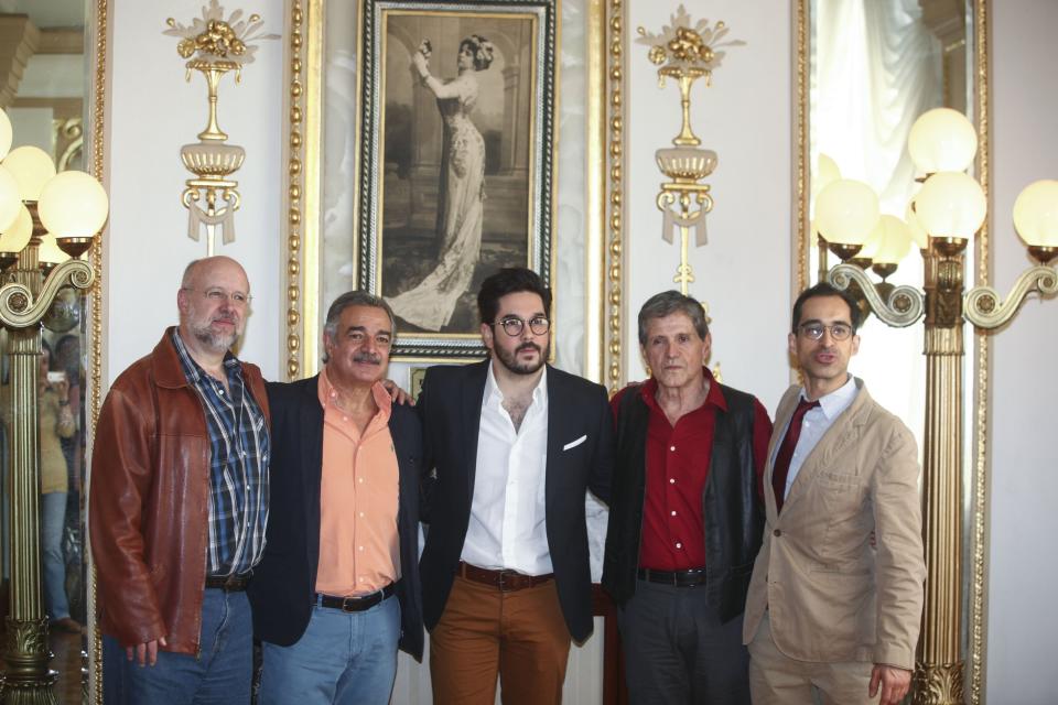 Conferencia de prensa de la obra de teatro 'Éxito a cualquier precio' en el Teatro Esperanza Iris de la Ciudad de México. (Photo by Edgar Negrete/Clasos.com.mx )