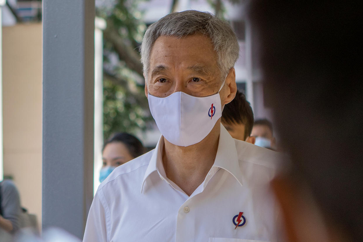 Prime Minister and PAP election candidate Lee Hsien Loong seen arriving at Deyi Secondary School on Nomination Day (30 June). (PHOTO: Dhany Osman / Yahoo News Singapore)
