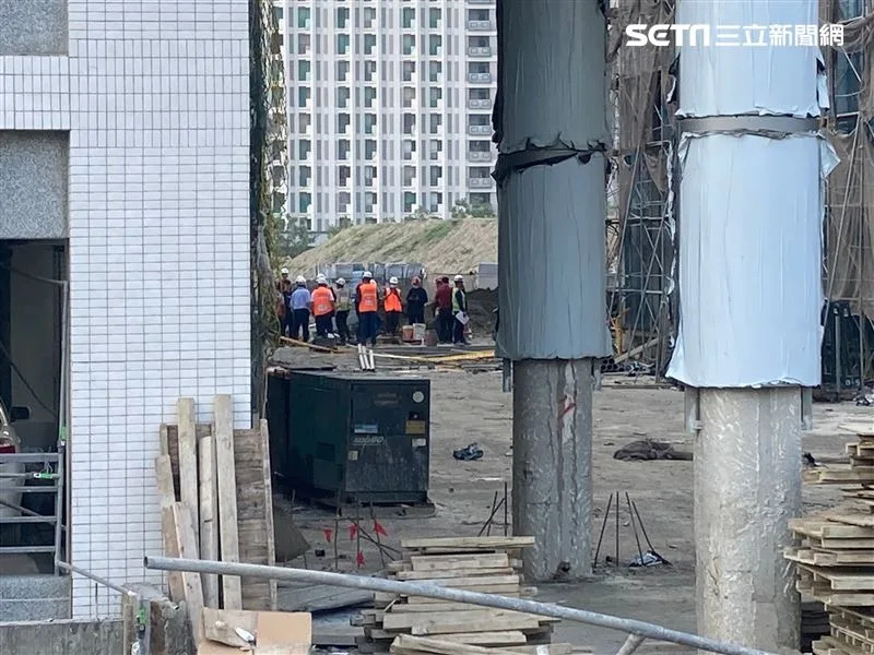 高雄路竹科學園區今（25）日下午2時18分發生一起工安意外，1工人命危。（圖／翻攝畫面）