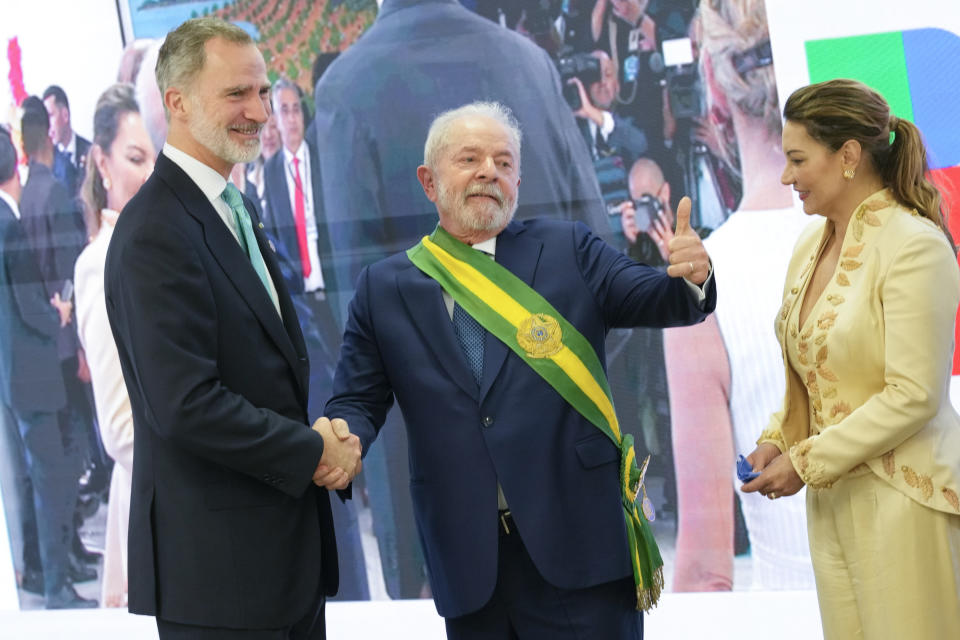 Lula receber&#xe1; Rei Felipe VI da Espanha para abrir sua agenda em primeiro dia &#xfa;til de seu terceiro governo - Foto: AP Photo/Eraldo Peres