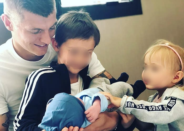 Toni Kroos con sus hijos