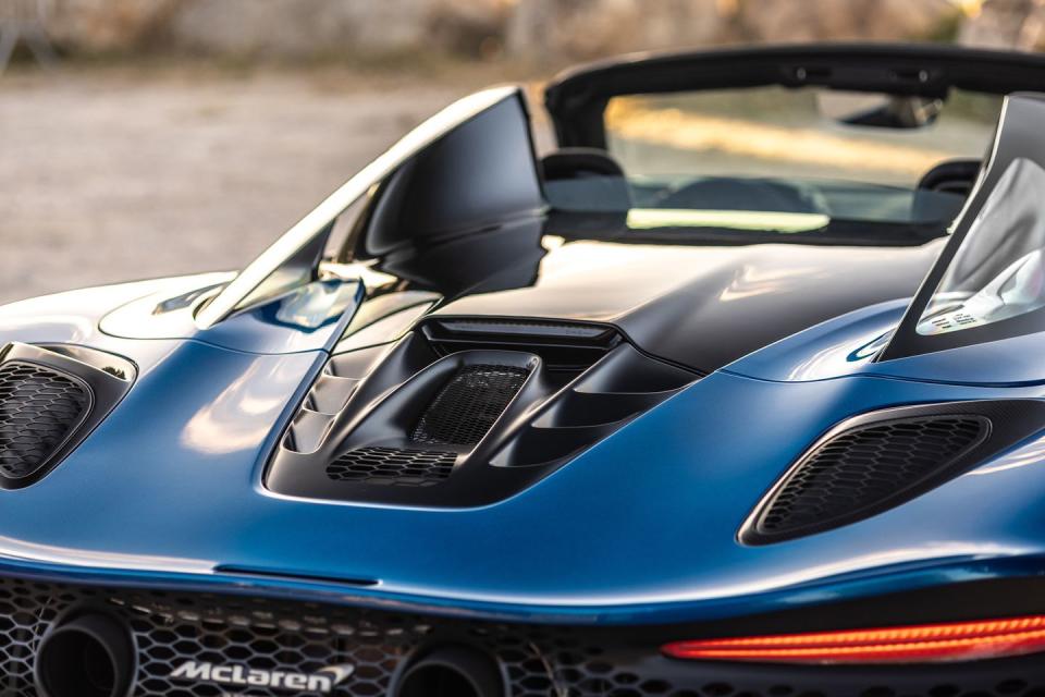 2025 mclaren artura spider