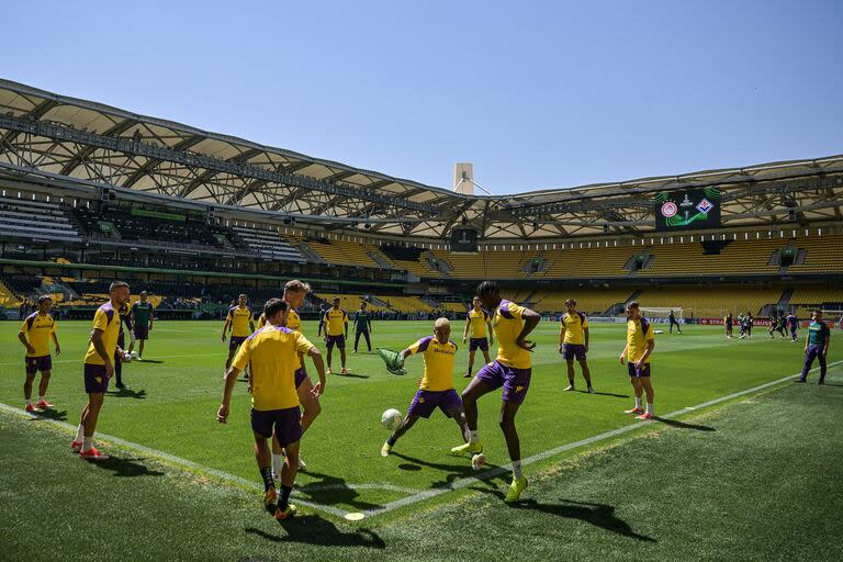 Fiorentina en Atenas, durante la última práctica antes de la final, frente a Olympiakos