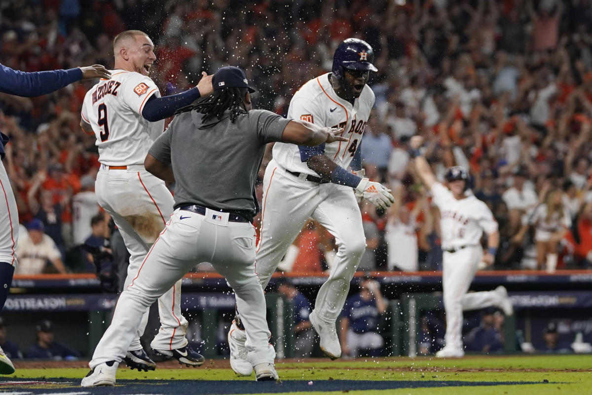 Alvarez HR in 2020 debut, Astros score 9 in 1st, beat M's