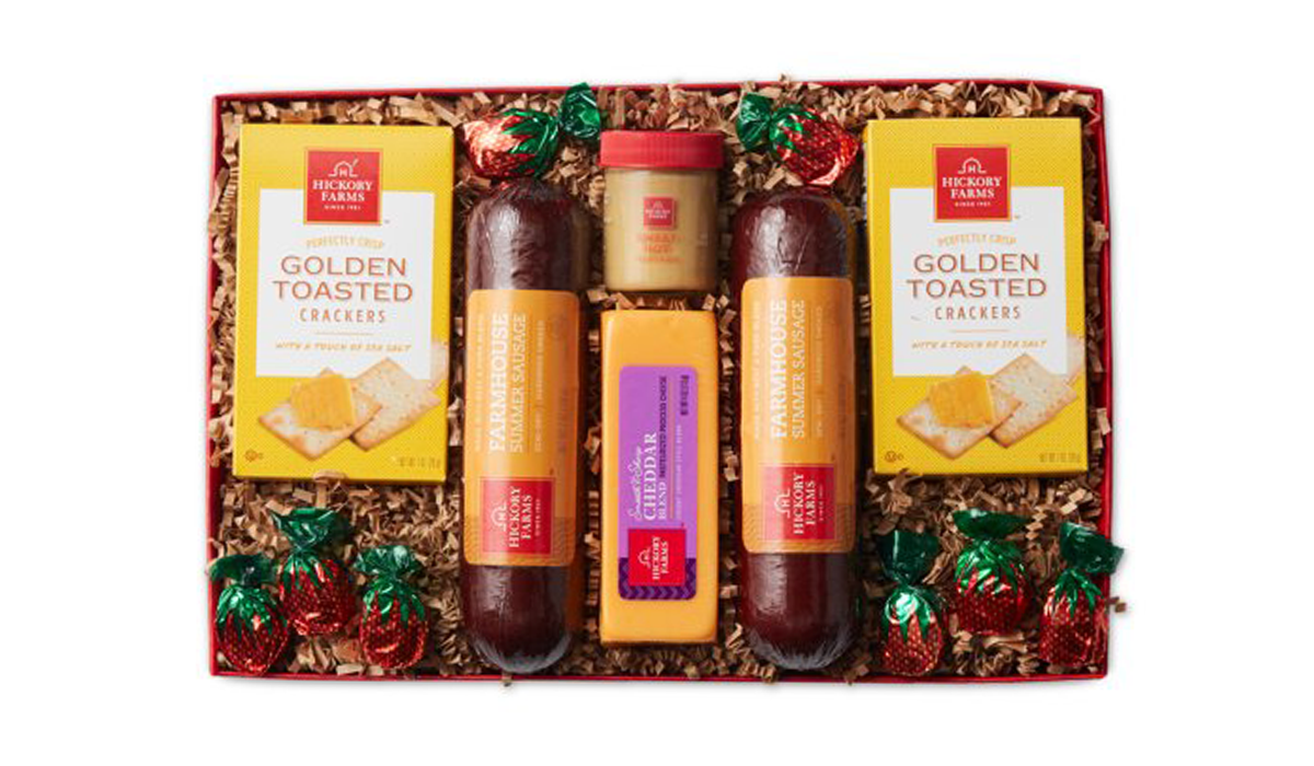 Hickory Farms cheese, sausage and crackers. (Photo: Walmart)