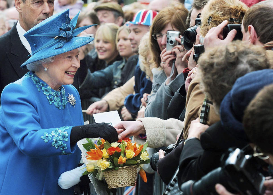 Queen Elizabeth at a walkabout