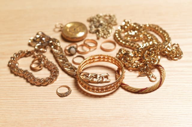 Gold jewellery for recycling