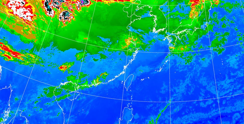 今、明（31日、2月1日）兩天台灣東半部地區、恆春半島有零星短暫雨，其他地區為多雲到晴。（圖取自中央氣象署網站）