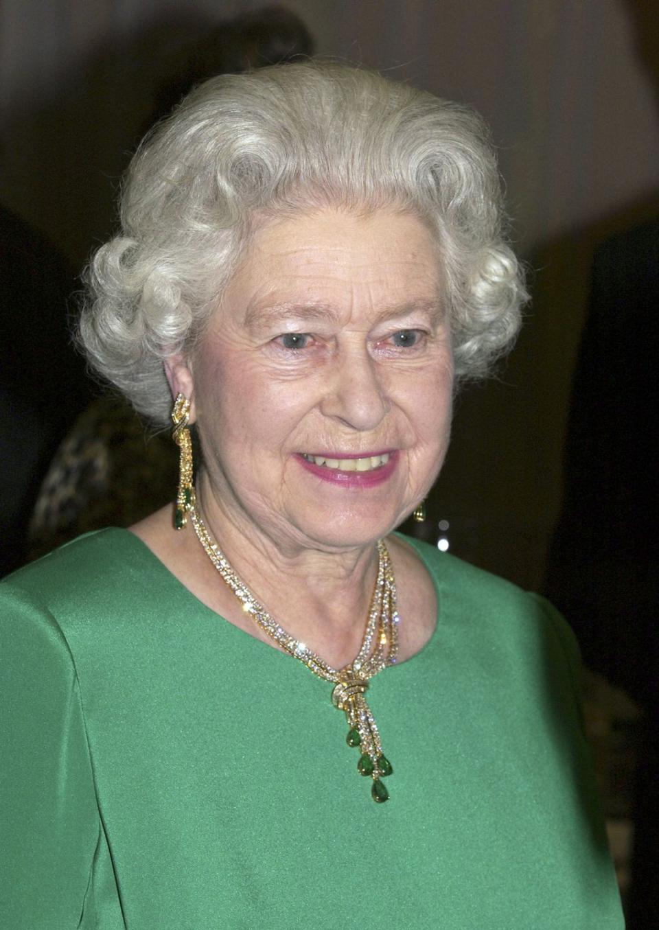 <p>This set is unusual for the Queen in that the setting is gold. The emeralds once belonged to Queen Mary's grandmother, the Duchess of Cambridge, and were made into jewelry at the request of Queen Mary for the Delhi Durbar.<br></p>