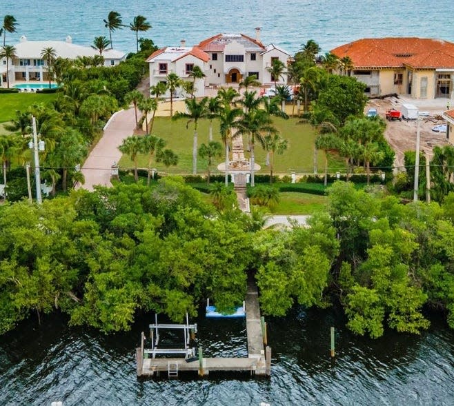 In Manalapan near Palm Beach, an ocean-to-lake estate at 1140 S. Ocean Blvd. was listed for sale in late 2022 at $59 million, a price that included an as-yet-to-be completed renovation project at the house. With the project underway, the estate just sold for $32.5 million.