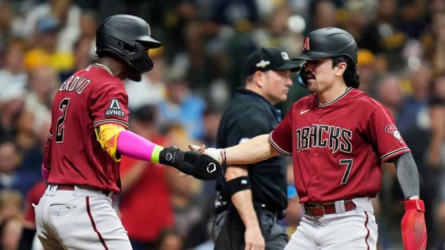 Phillies hold off Cardinals 2-0 to sweep NL wild-card series