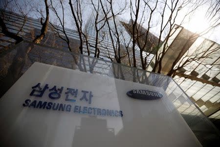 The logo of Samsung Electronics is seen in front of its building in Seoul, South Korea, February 28, 2017. REUTERS/Kim Hong-Ji