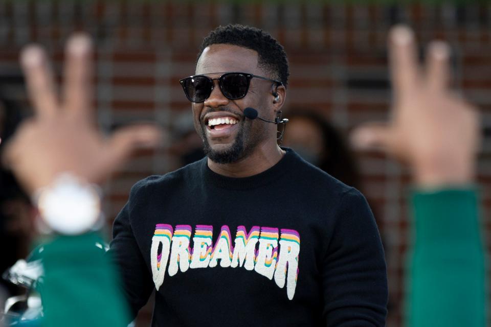 Kevin Hart, the comic, surprised five organizations last week with donations of $100,000.