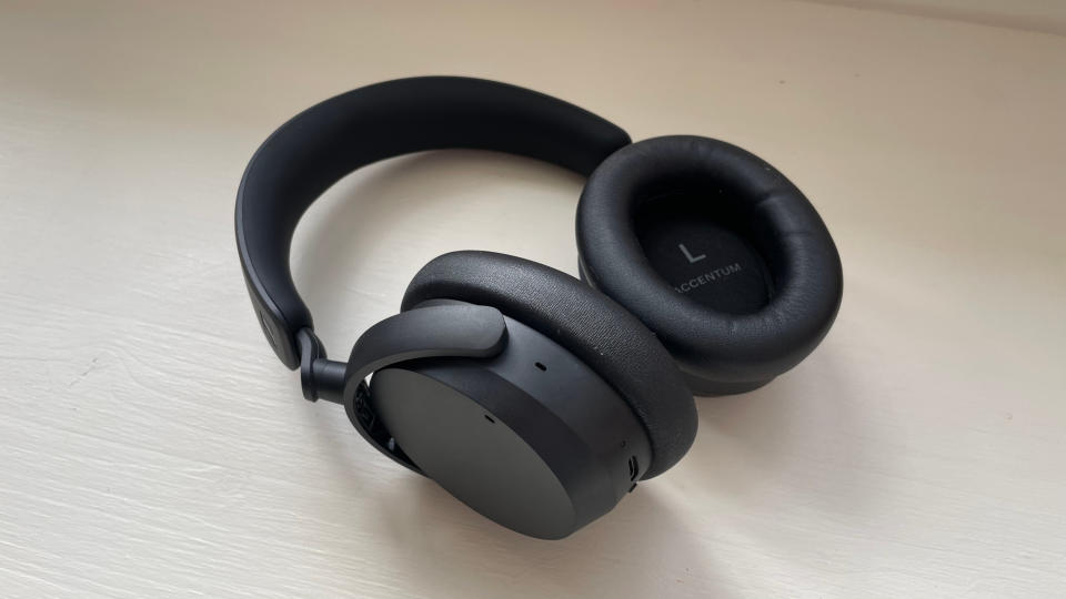 Sennheiser Accentum review: Powerful battery life and top-class noise ...