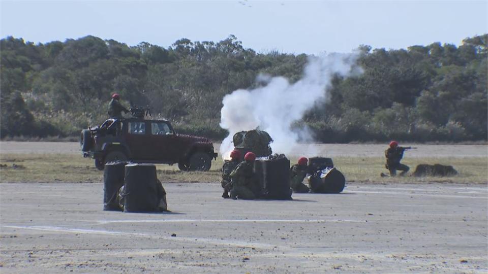 模擬桃機航廈遭突襲！陸軍聯兵營操練反滲透 成功奪還