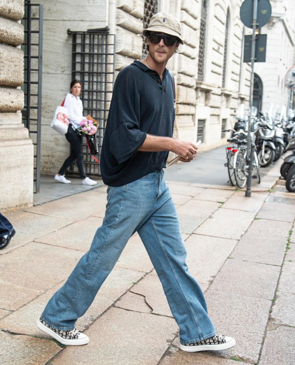 Actor Jacob Elordi kept things cool and casual with a pair of clean trainers in Milan