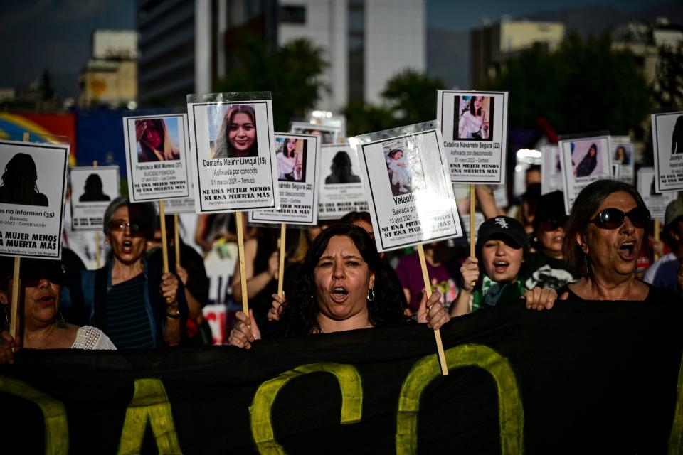 Protesta contra la violencia machista en Chile. (Photo by MARTIN BERNETTI/AFP via Getty Images)