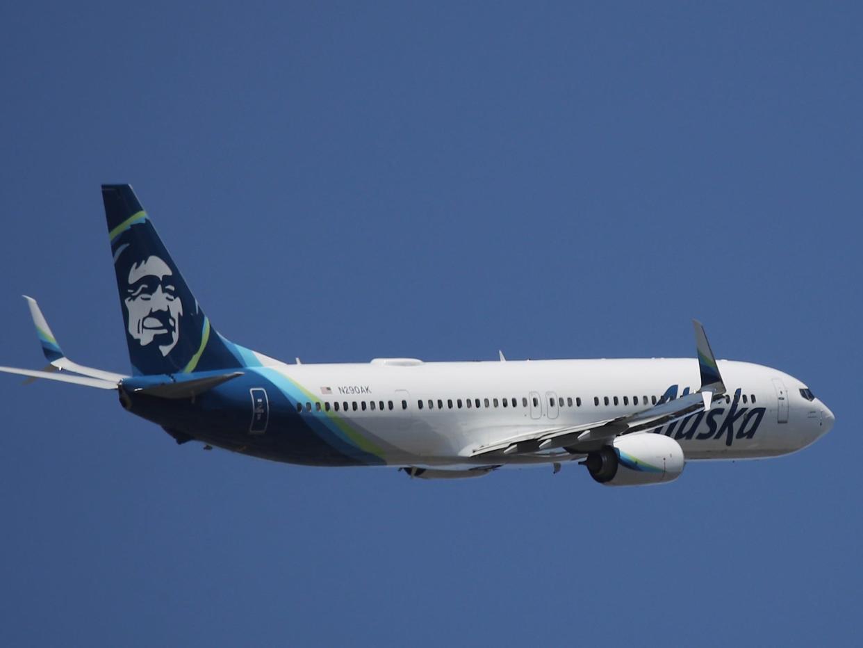 Alaska Airlines Boeing 737