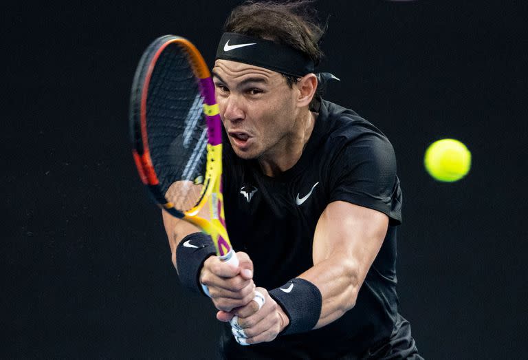 Rafael Nadal, de España, listo para su estreno en Melbourne contra el estadounidense Marcos Giron