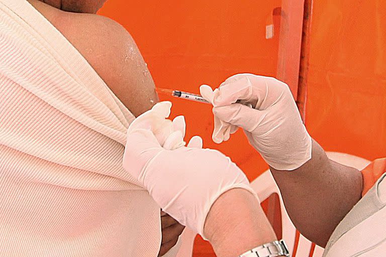 Anuncian que llegará al país en agosto la primera vacuna contra la culebrilla