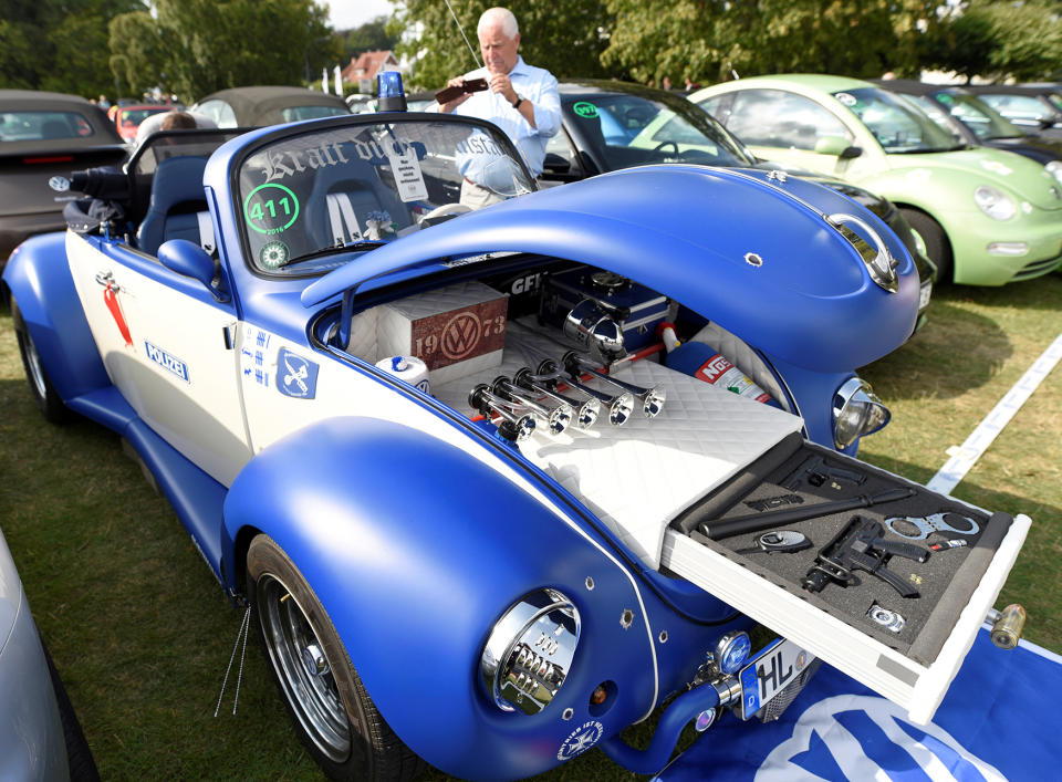 VW presents new Beetle at “Sunshinetour 2016”