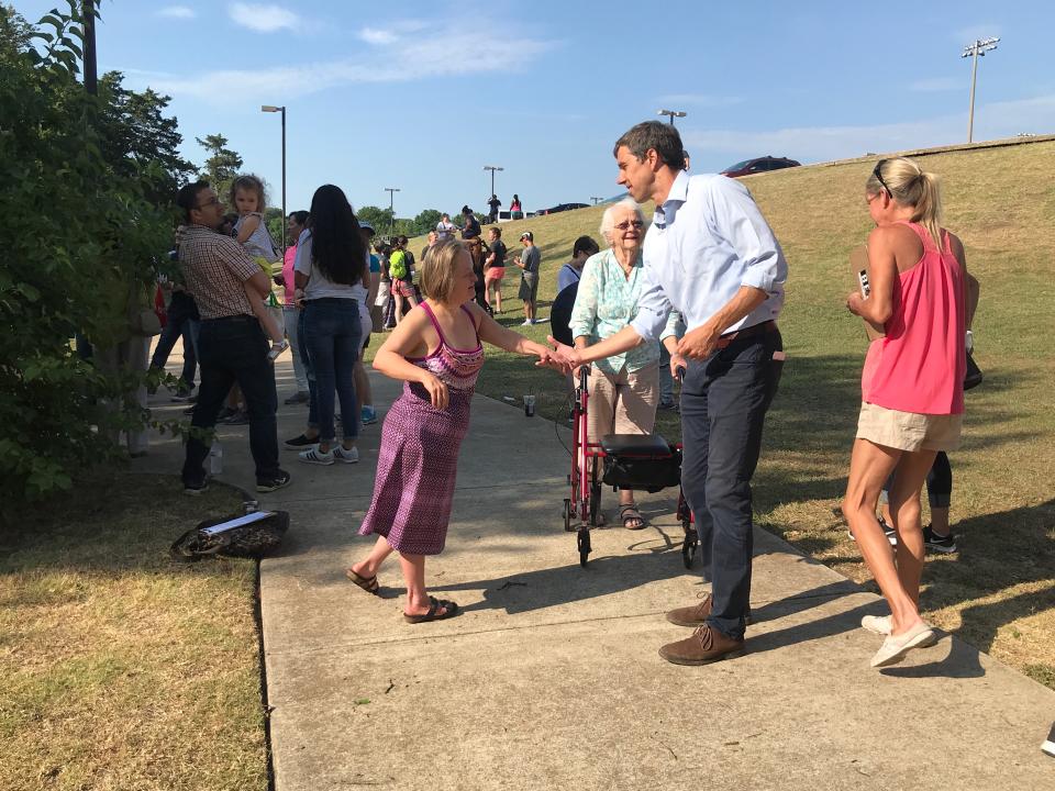 Beto O’Rourke campaigns in DeSoto, Texas. (Photo: Holly Bailey/Yahoo News)