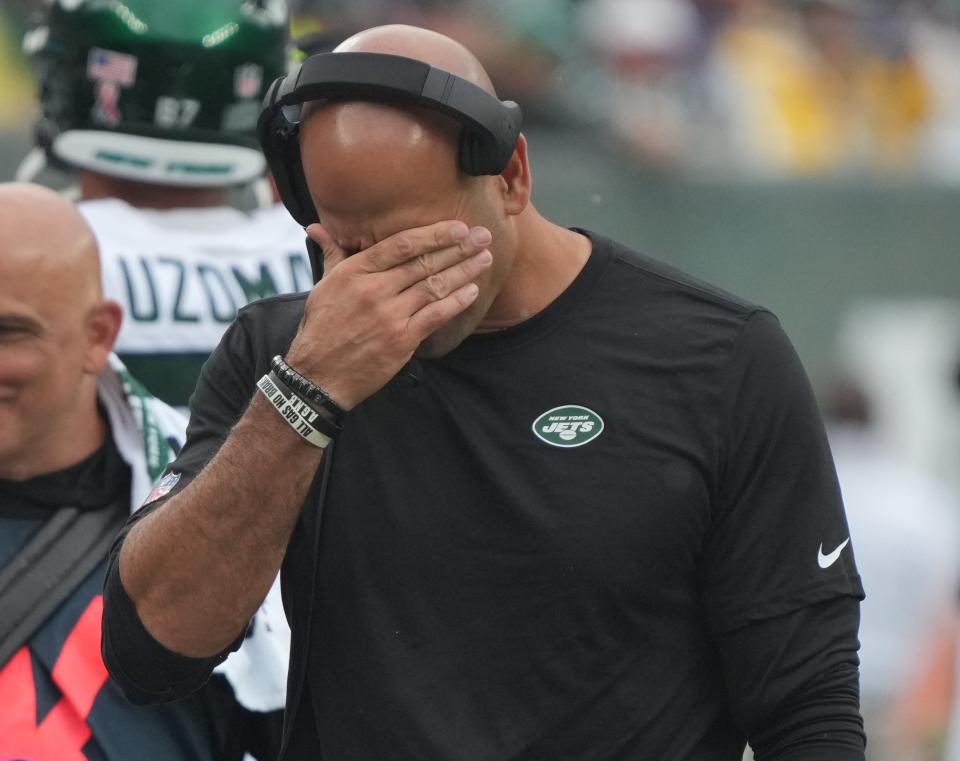 Robert Saleh and the New York Jets are underdogs against the Cleveland Browns in their Week 2 NFL game.