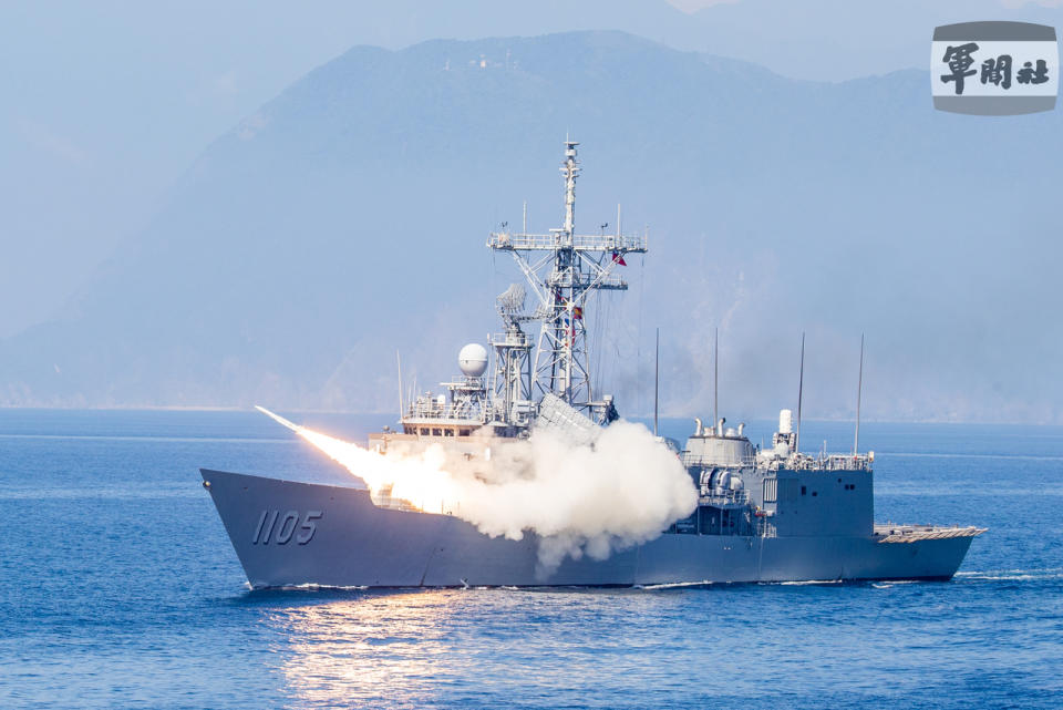 漢光38號演習，海軍成功級艦「繼光艦(PFG2-1105)」實施「標準一型」飛彈射擊。   圖：軍聞社（資料照）