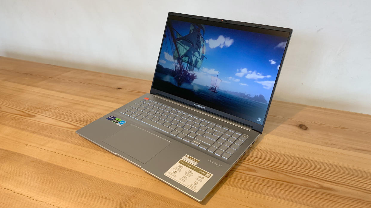  ASUS Vivobook Pro 16. 