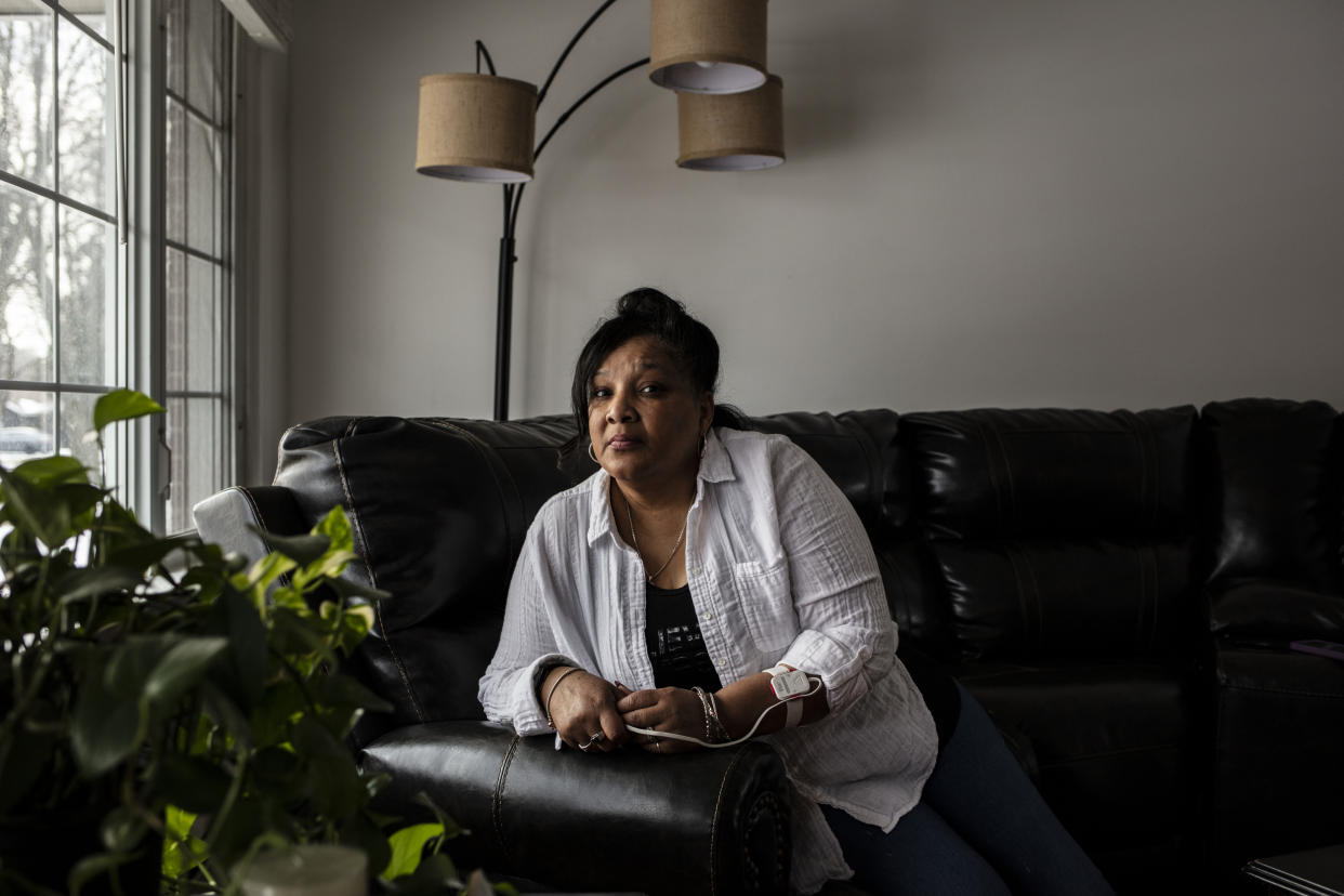 Regina Perez en su casa de Allentown, Pensilvania, el 25 de enero de 2022. (Bryan Anselm/The New York Times)